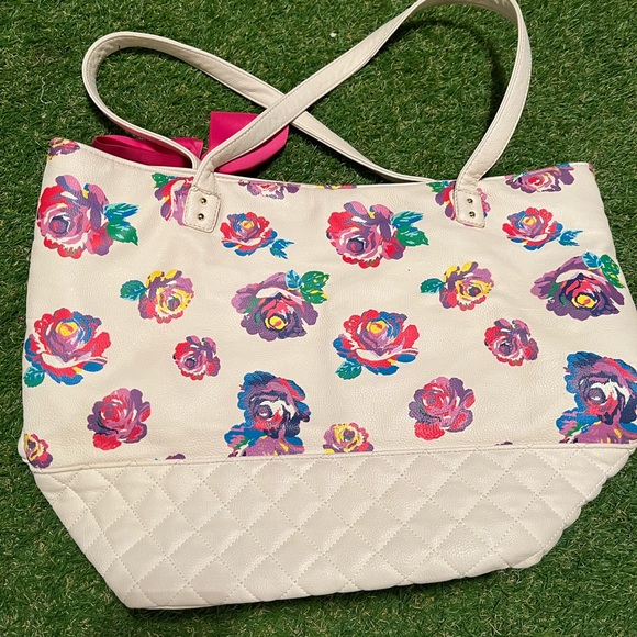 Betsy Johnson - Picture 2 of 3